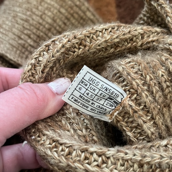 Ugg Cardy Boots Womens Size 6 Tan Brown Tall Three Button Ribbed - Picture 5 of 9